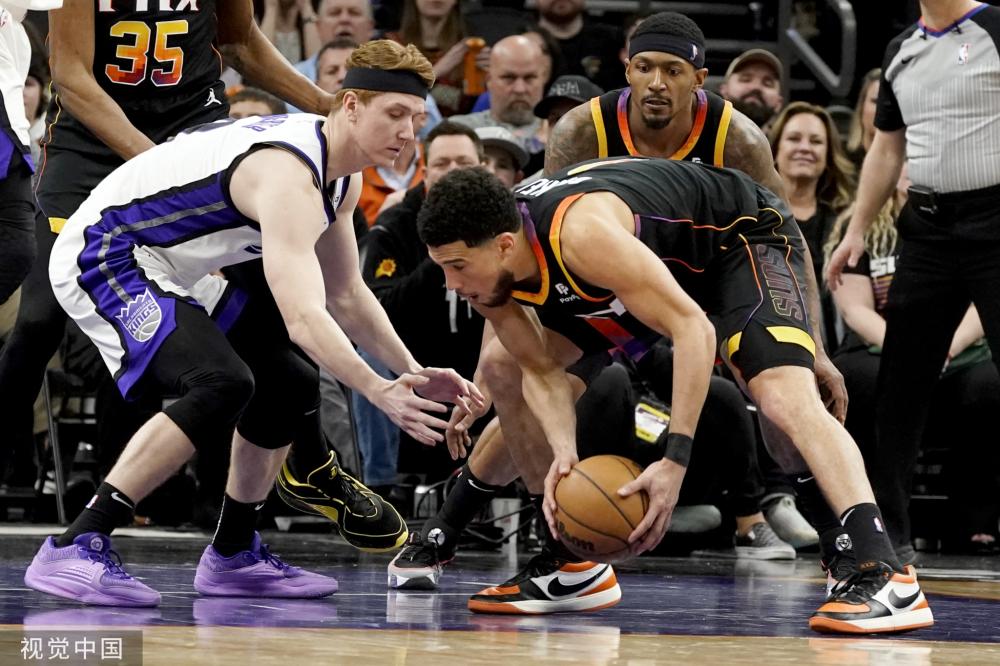 示出了一场 示出了一场